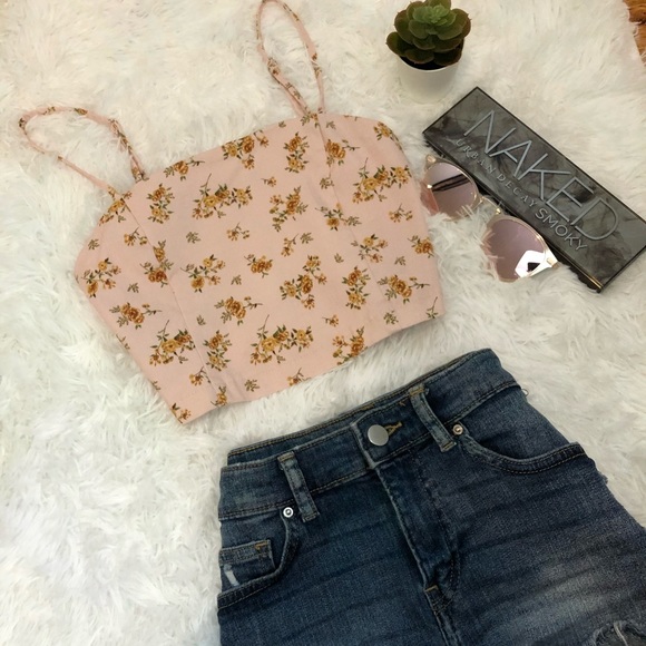 Pink Floral Crop Top - Picture 2 of 8